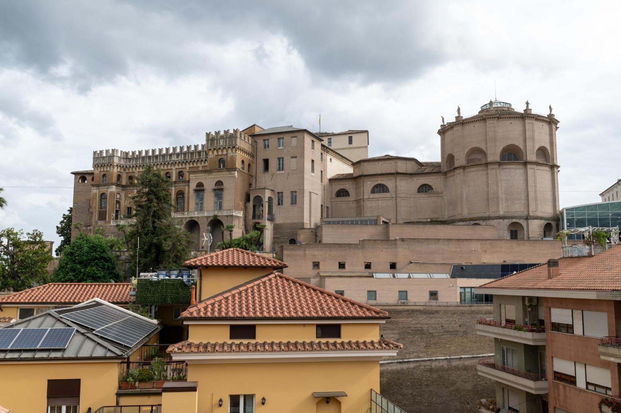 Sistine Chapel View Check-in From 3 Pm To 10 Pm Rom
